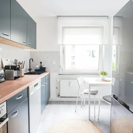 Homefy Bright And Cozy Holiday Apartment - Washer & Dryer - Free Parking Essen Extérieur photo