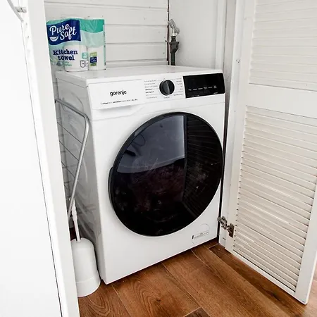 Homefy Bright And Cozy Holiday Apartment - Washer & Dryer - Free Parking Essen Extérieur photo