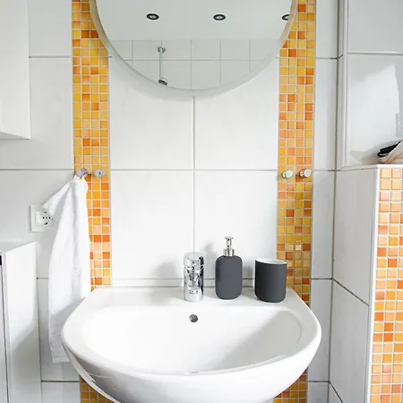 Homefy Bright And Cozy Holiday Apartment - Washer & Dryer - Free Parking Essen Extérieur photo