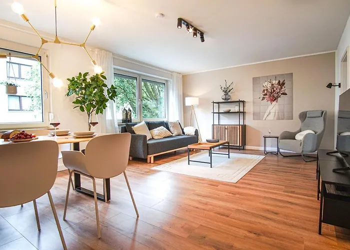 Homefy Bright And Cozy Holiday Apartment - Washer & Dryer - Free Parking