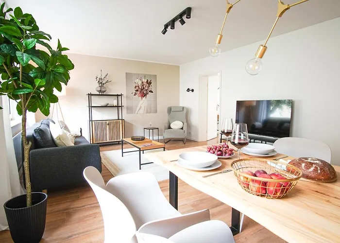 Homefy Bright And Cozy Holiday Apartment - Washer & Dryer - Free Parking